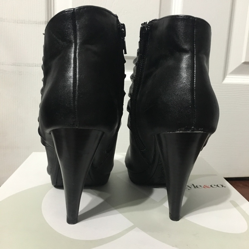 Black Ankle Boots | 6.5 - Picture 3 of 4